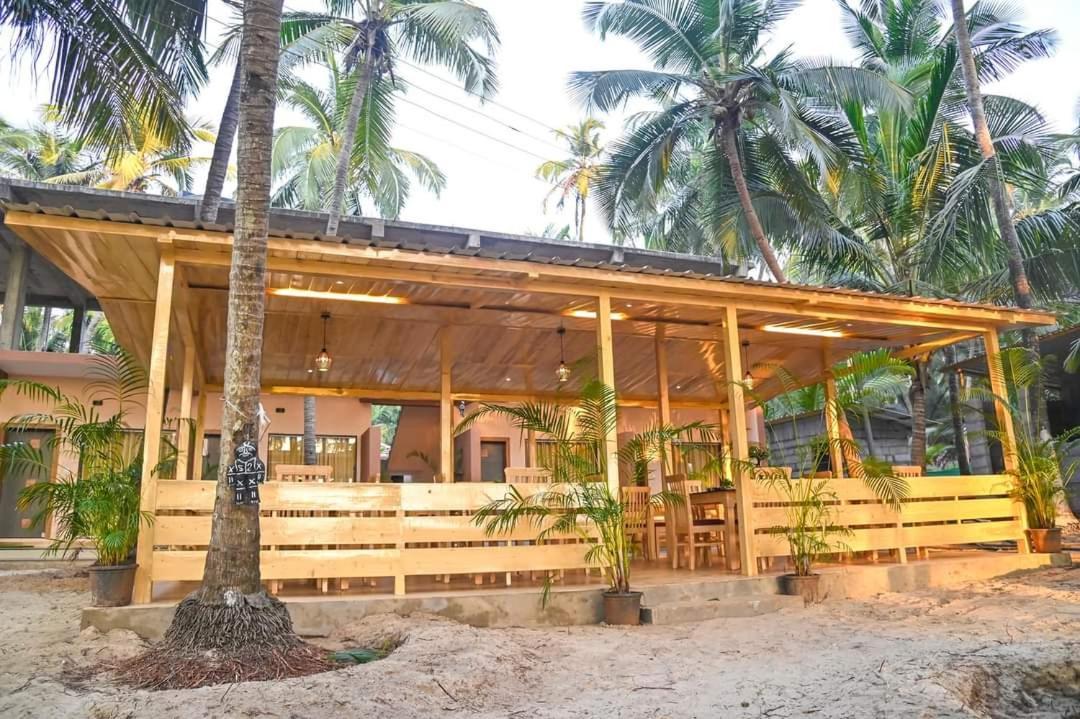Sunlight Beach Resort Bhogwe 外观 照片